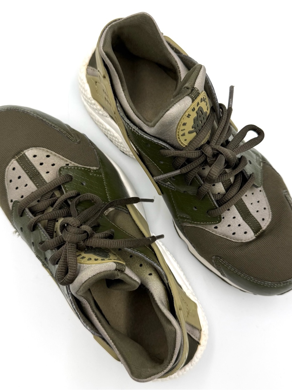 Nike Air Huarache Women’s 8.5 Khaki Olive Green Retro Sneakers
